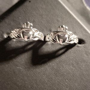 Claddagh Wedding Band Set